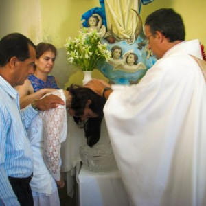 Baptismo e 1a Comunhão de uma jovem do grupo (21 anos) Baptismo e 1a Comunhão de uma jovem do grupo (21 anos)